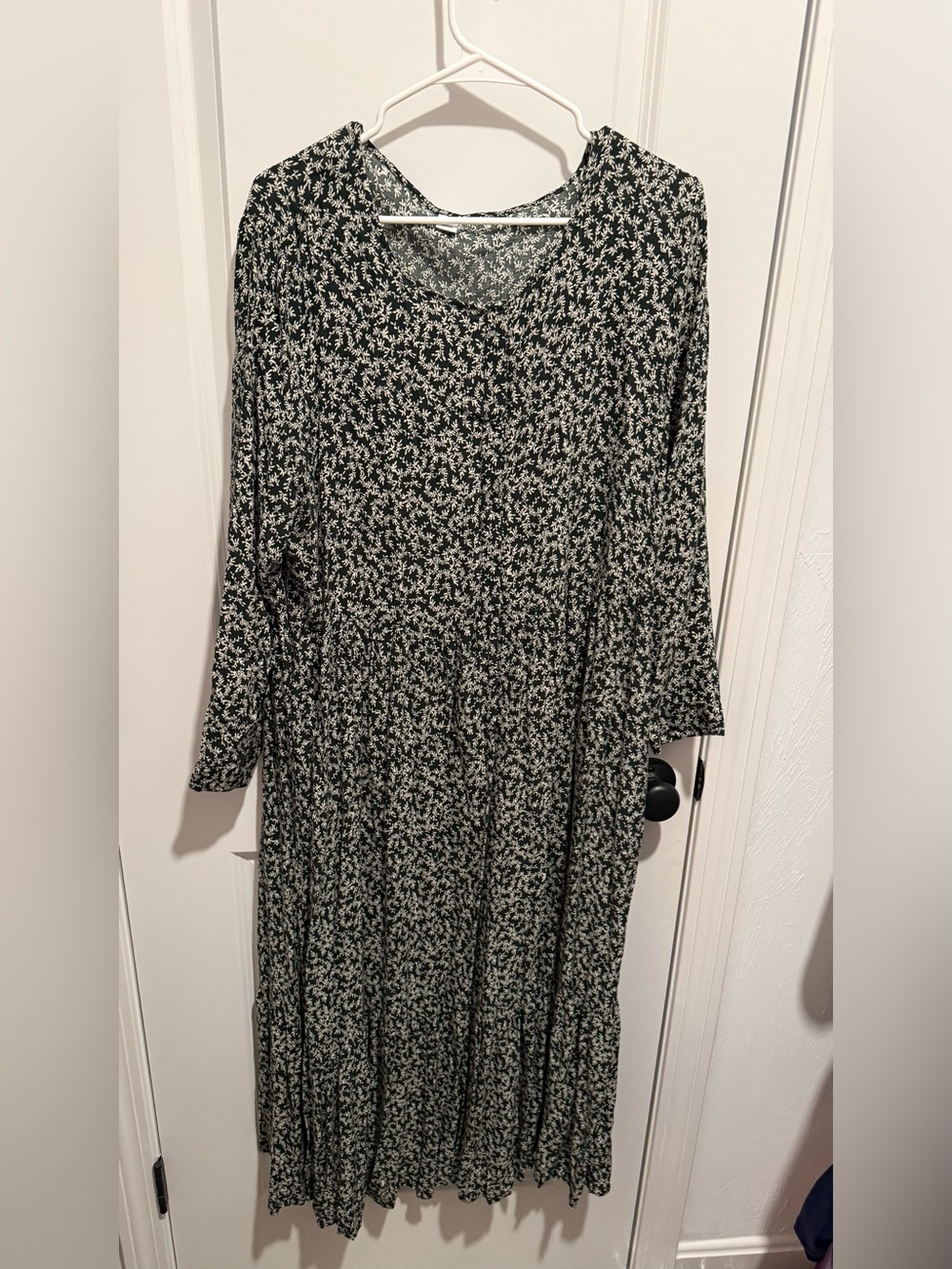 Old Navy - XL Green and White Floral Long Sleeve Dress